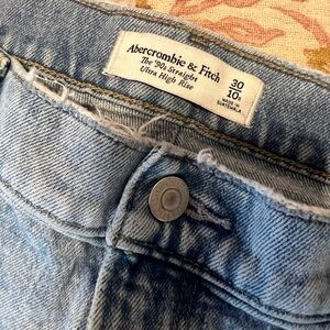 Abercrombie & Fitch Women's Light Blue Jeans